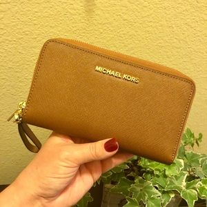 Gorgeous 40% Off MK Jet Set Wallet in “Luggage”